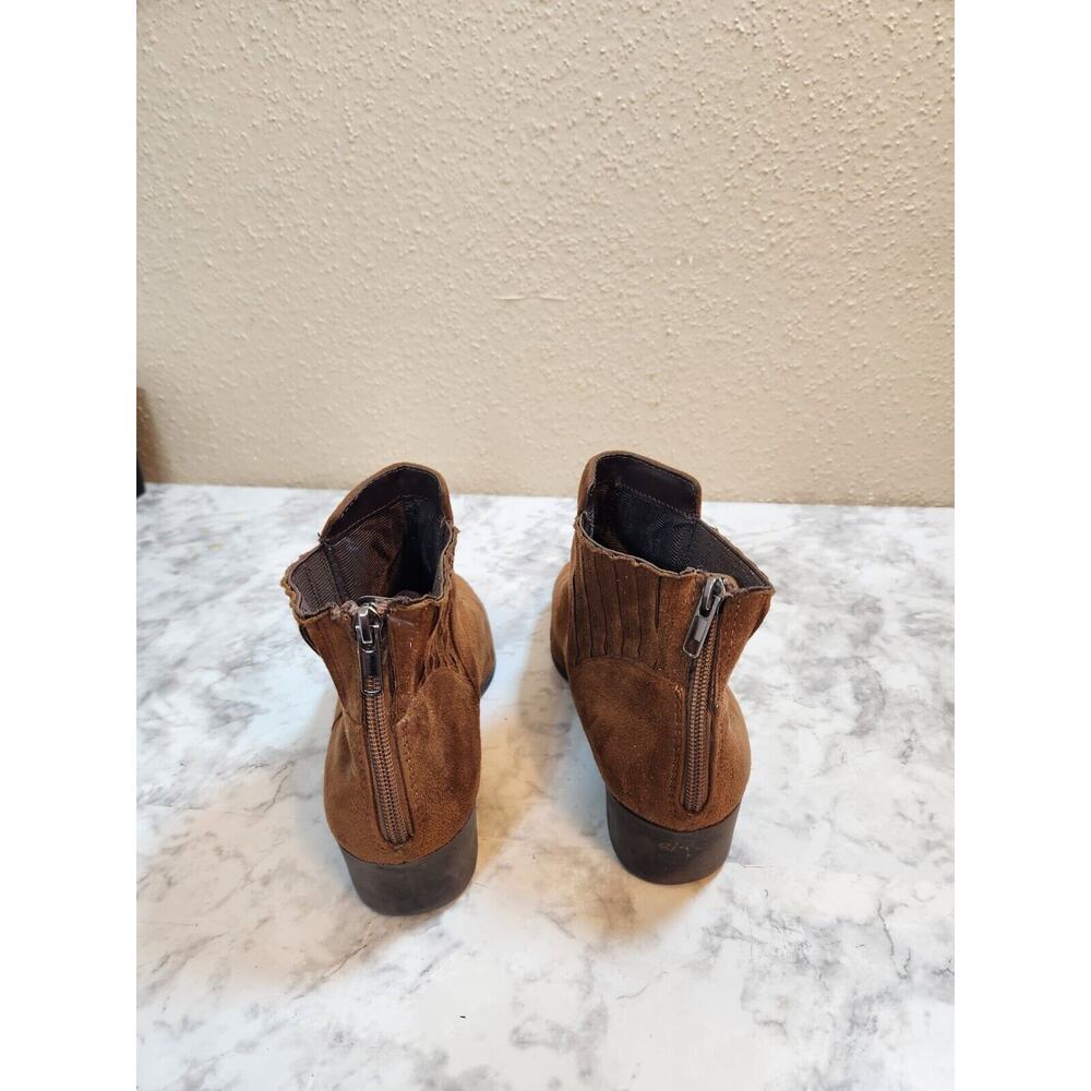 City‎ Classified Women's Brown Chelsea Suede Ankle Boots Size 8 - Picture 2 of 7